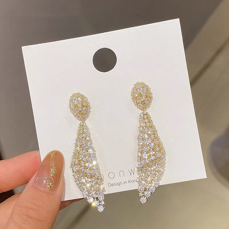 أقراط زركون غير منتظمة للنساء - أقراط صدفية فضية متدلية، أقراط جديدة جريئة وفريدة من نوعها