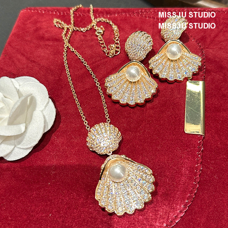 عقد لؤلؤ كبير الحجم على شكل صدفة/صدفة صدفية - بسيط وأنيق 