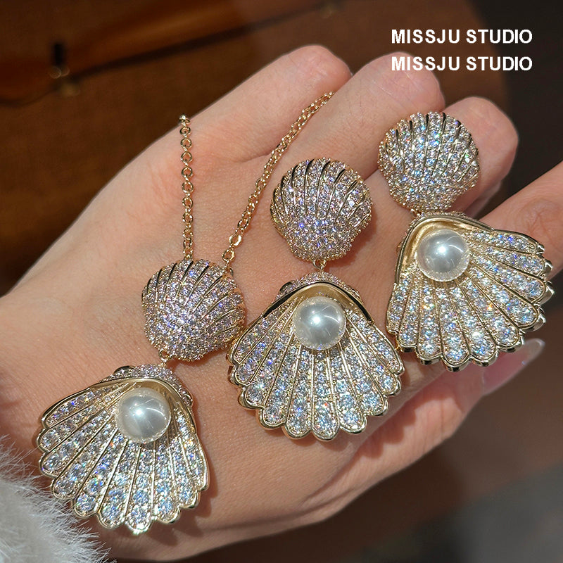 عقد لؤلؤ كبير الحجم على شكل صدفة/صدفة صدفية - بسيط وأنيق 