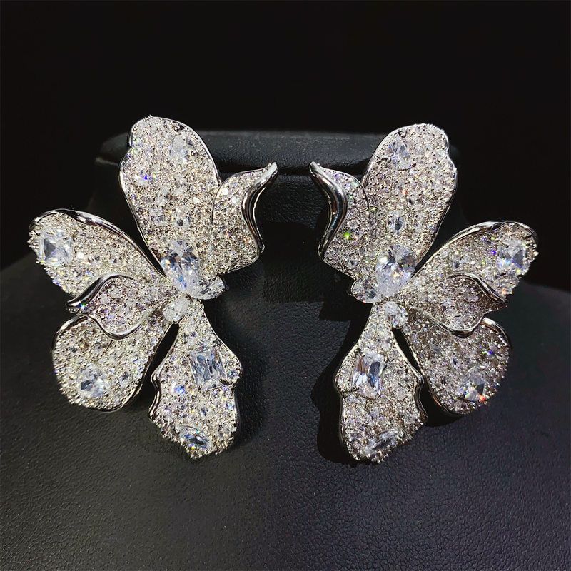 أقراط مرصعة بالألماس على شكل بتلات وزهور - أقراط متدلية فاخرة وأنيقة مستوحاة من السداة 