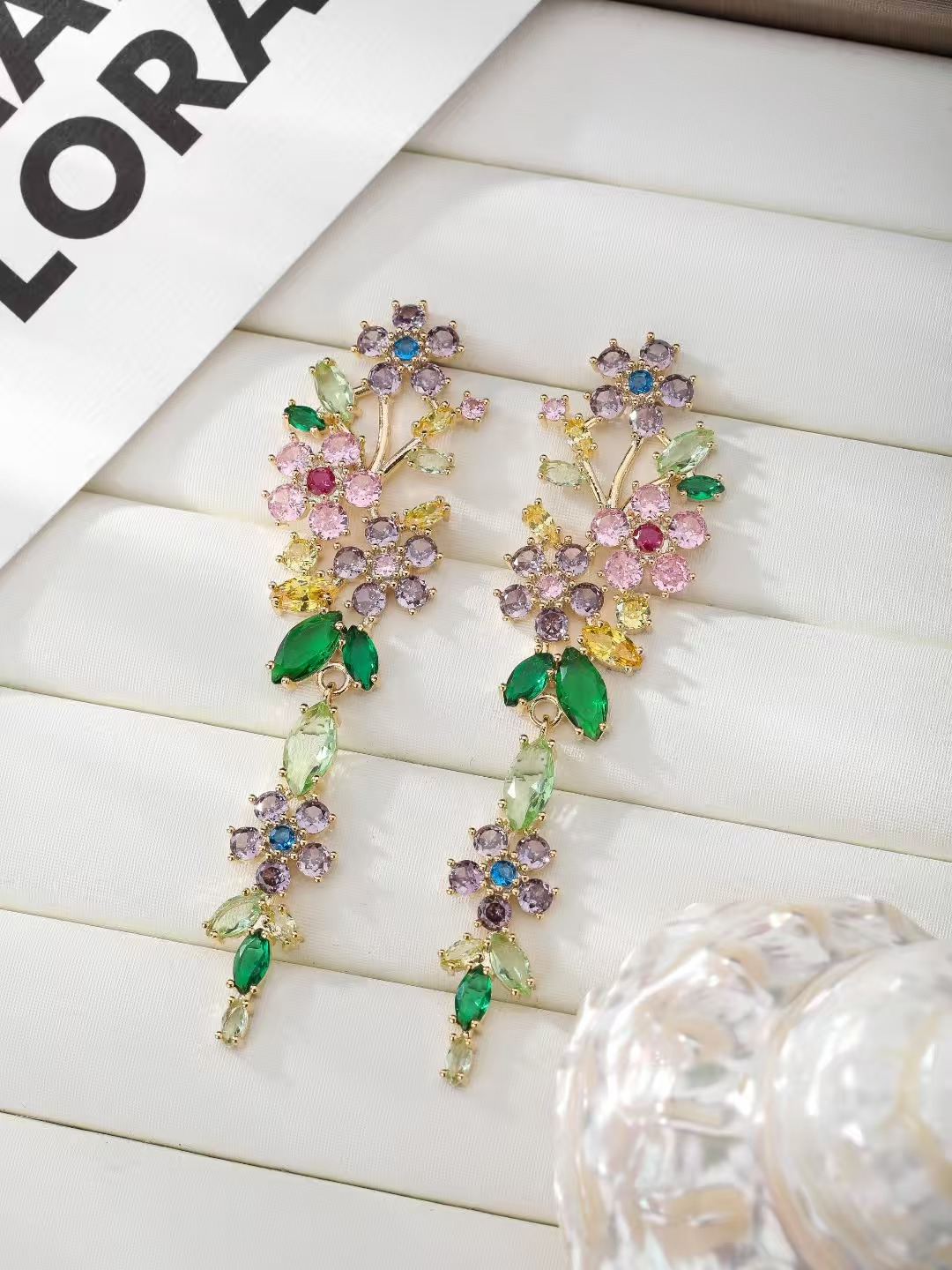 New Light Luxury Style Diamond and Zircon Flower Stud Earrings 