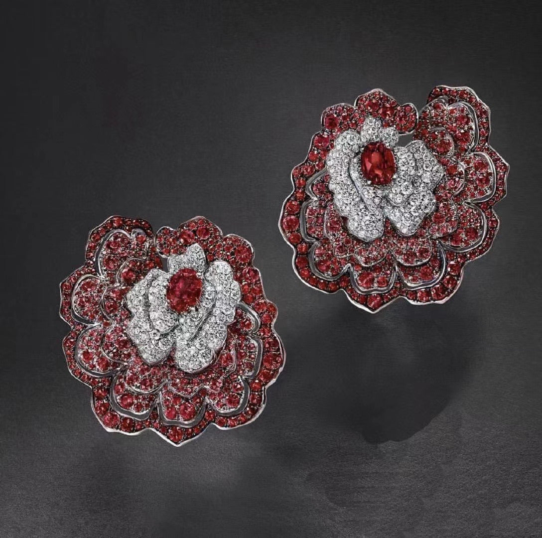 Light Luxury Flower Earrings for Women – Elegant and High-End Stud Earrings 